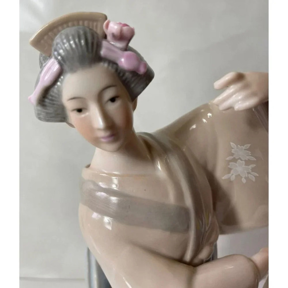 Vintage Toyo Japan Porcelain Geisha Lady Dressed Traditional  Kimono Dress Figur - Picture 6 of 15